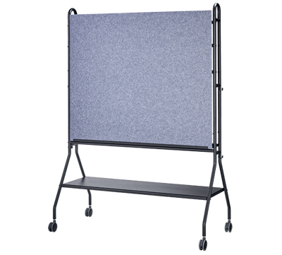 「ディスプレイスタンド」を背面から写した単品画像。棚板カラー：ブラック、フレームカラー：ブラック。