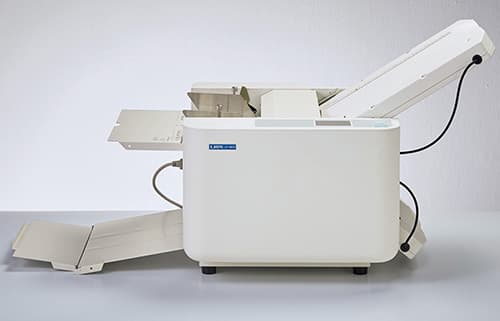 紙折機単体を横からみた状態。